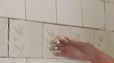 做過(guò)防水后 墻面瓷磚起鼓、脫落，誰(shuí)的問(wèn)題？ 衛(wèi)生間防水 JS防水涂料 防水施工 第1張