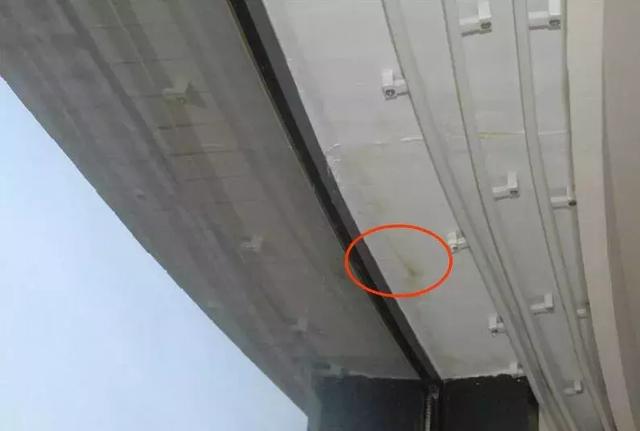 防水、門窗景觀施工現(xiàn)場(chǎng)巡查發(fā)現(xiàn)很多問(wèn)題，你們是否也經(jīng)常遇到？ 窗框防水 窗戶防水 第5張