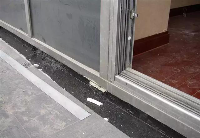 防水、門窗景觀施工現(xiàn)場(chǎng)巡查發(fā)現(xiàn)很多問(wèn)題，你們是否也經(jīng)常遇到？ 窗框防水 窗戶防水 第11張