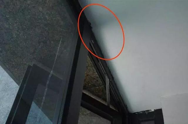 防水、門窗景觀施工現(xiàn)場(chǎng)巡查發(fā)現(xiàn)很多問(wèn)題，你們是否也經(jīng)常遇到？ 窗框防水 窗戶防水 第23張