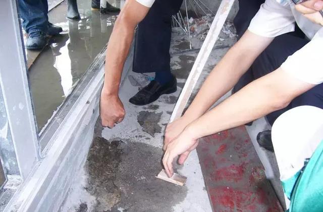 防水、門窗景觀施工現(xiàn)場(chǎng)巡查發(fā)現(xiàn)很多問(wèn)題，你們是否也經(jīng)常遇到？ 窗框防水 窗戶防水 第26張