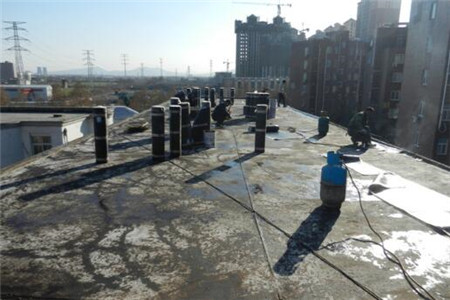 屋面滲漏怎么處理？屋面滲漏的原因有什么？ 第1張